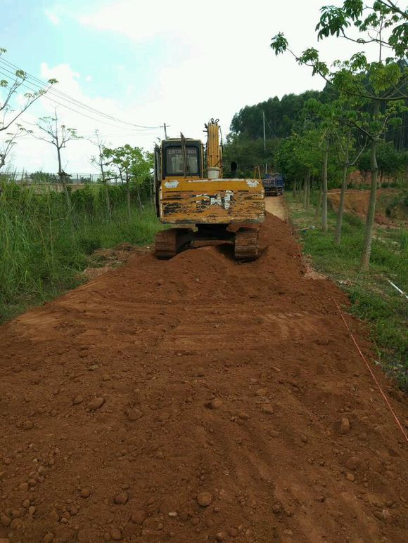土壤固化淤泥固化剂四川成都土壤修复固化土施工